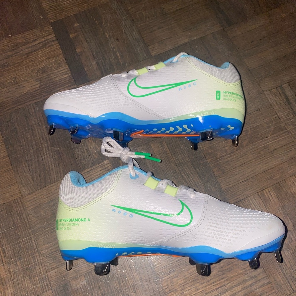 Nike Soccer metal cleats